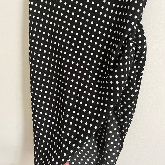 Black & white polka-dotted mini dress - Picture 6 of 7